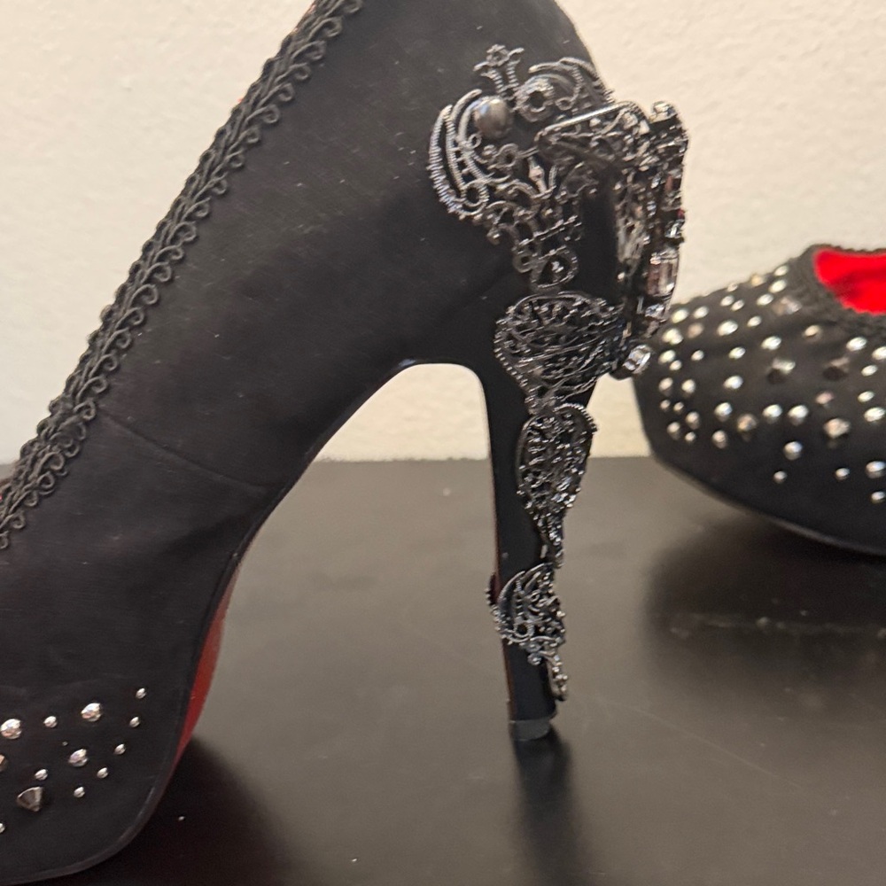 Black crystal
Studded Women's high heel Shoes - Picture 17 of 17